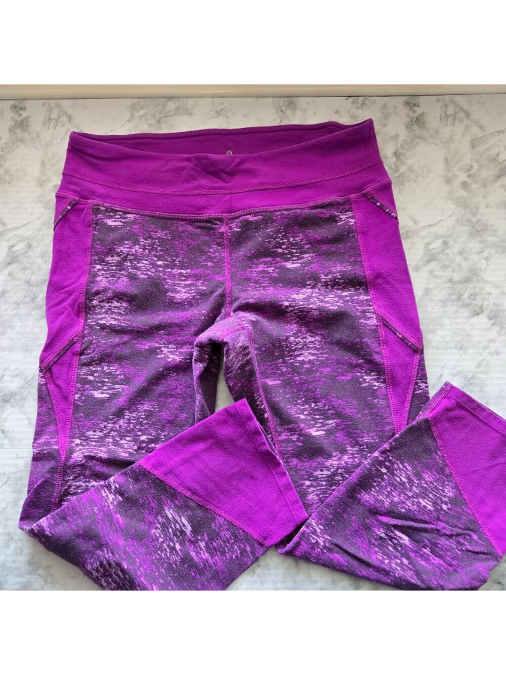 Athleta Crush Connect Capri Legging Purple Womens Sz M (SKU 26-0162)